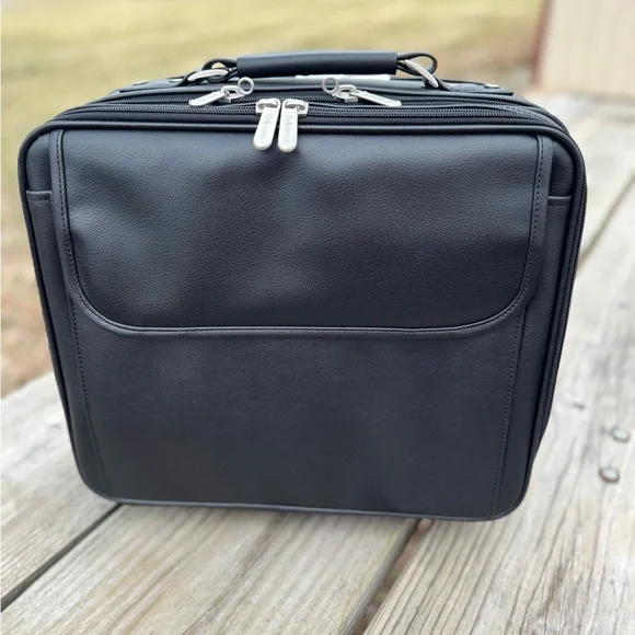 Fellowes Black Leather Wheeled Carry-on Travel Bag
22" handle #Pilots #Business - Picture 1 of 15